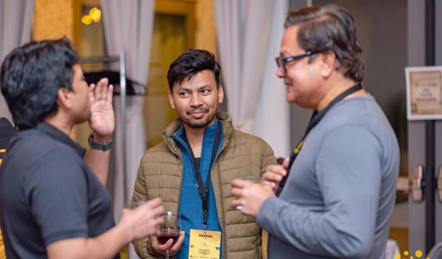 An informal conversation between attendees